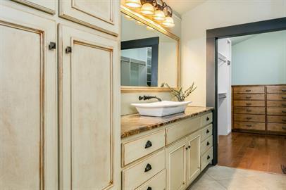 Building Photo - Cozy 3-Bedroom Retreat with Spacious Livin...