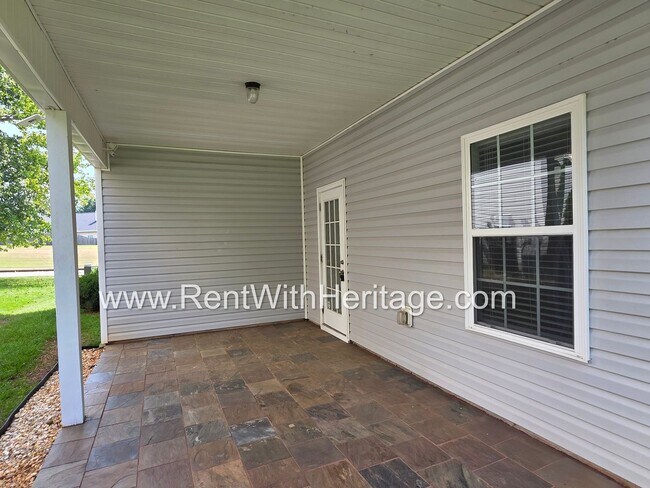 Building Photo - 202 Summer Gate Ln