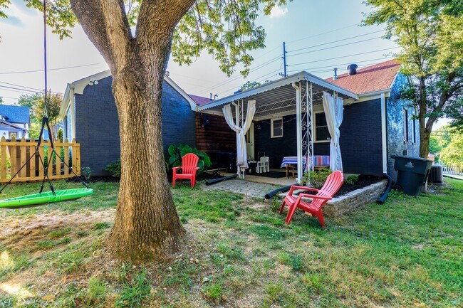 Building Photo - **APPLICATIONS APPROVED!**  Beautiful East Nashville Home on Porter for Lease!!