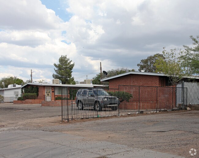 Building Photo - Adelaide Park Apartments