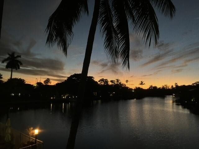 Building Photo - 801 NE 18th Ct