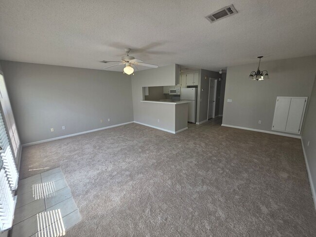 Building Photo - 147 S Spring View Dr