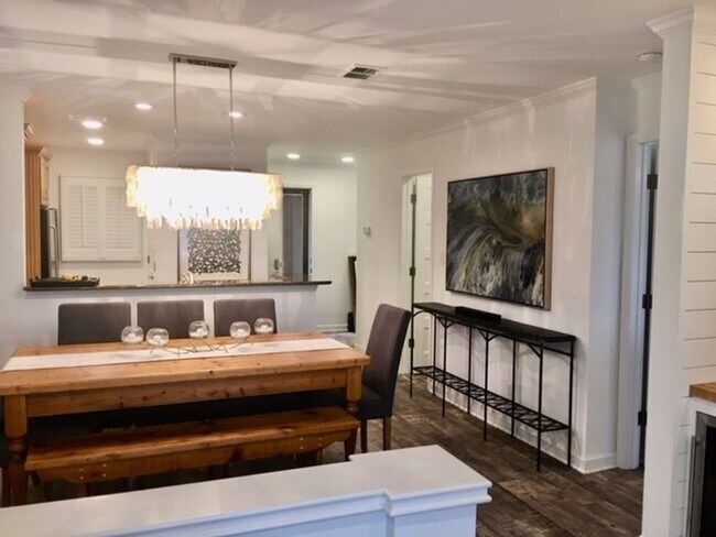 Building Photo - 2 Bedroom Condo in  Portside at Davidson Landing!