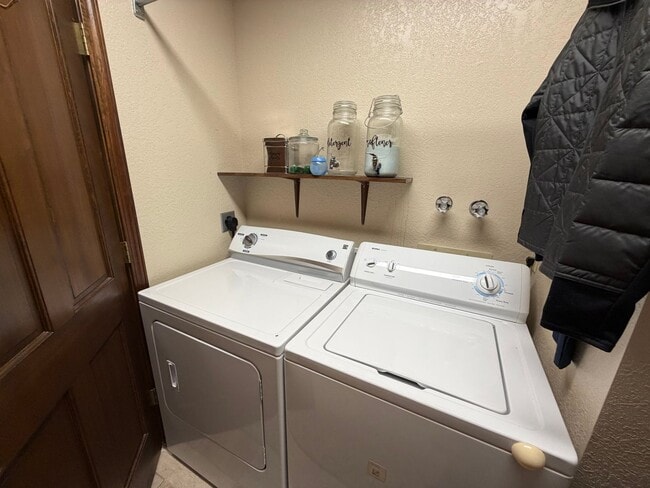 Building Photo - Tucked Away Mountain Retreat in Durango