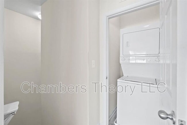 Building Photo - 11375 Aristotle Dr