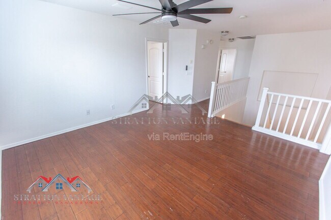 Building Photo - 110 Cholla St