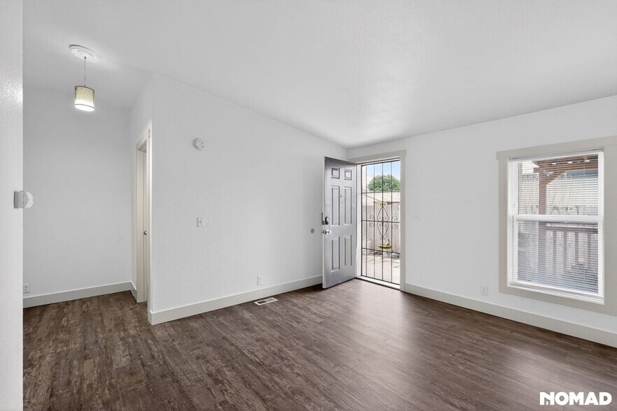 Building Photo - 1325 Bramblewood Ln