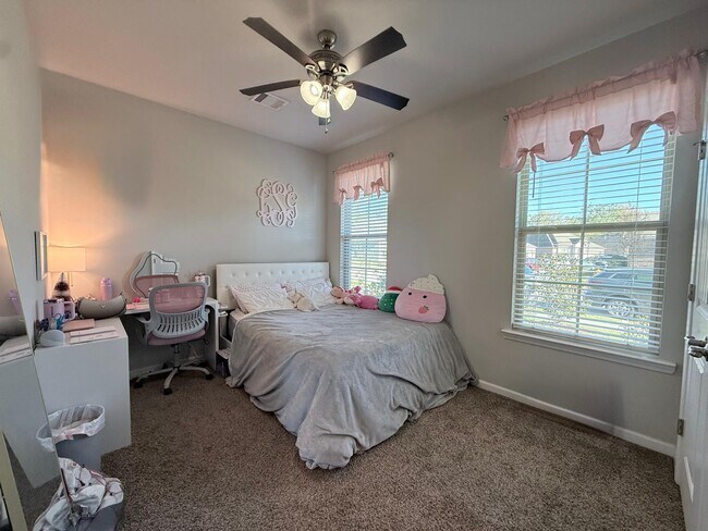 Building Photo - 1008 Meridian Dr