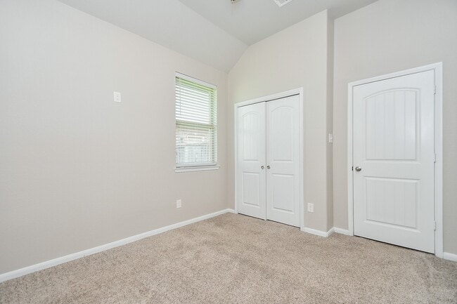 Building Photo - 18522 Hayden Pond Dr