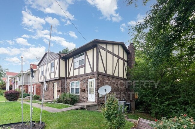 Building Photo - 4600 Glenway Ave