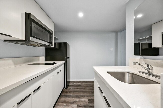 Building Photo - 3025 N 32nd St