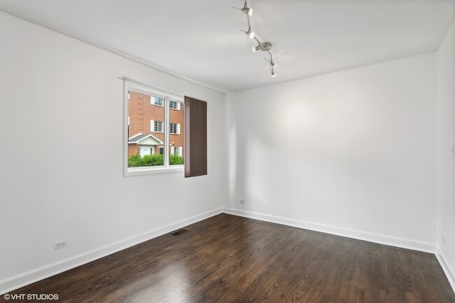 Building Photo - 1771 Warwick Ct