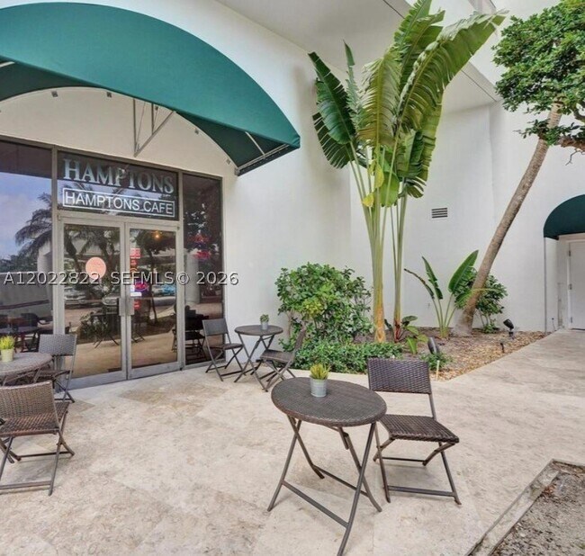 Building Photo - 20281 E Country Club Dr
