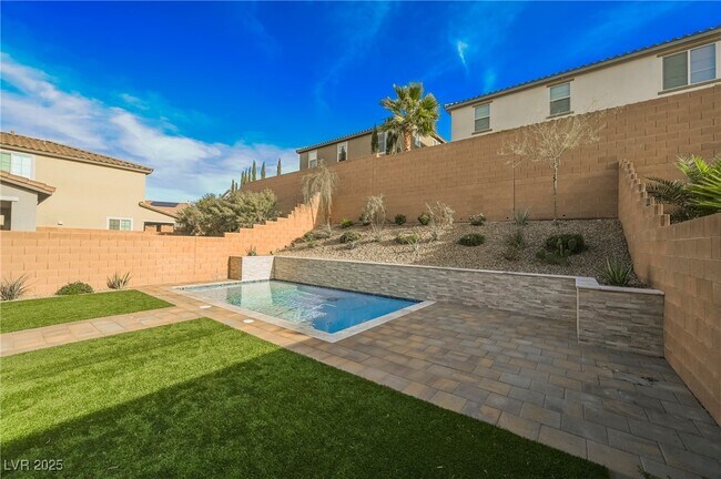 Building Photo - 27 Santo Mio Ct