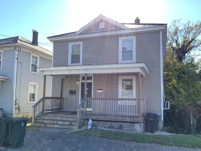 Primary Photo - 1209 Pierce St