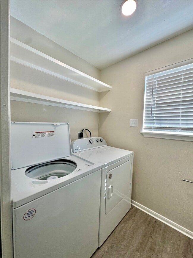 Building Photo - 303 Enid St