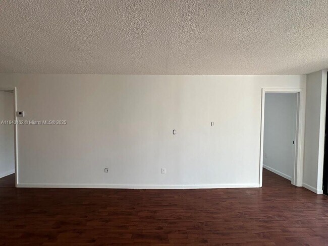 Building Photo - 100 Ocean Ln Dr