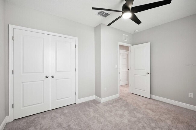 Building Photo - 2560 Warren Acrs Blvd