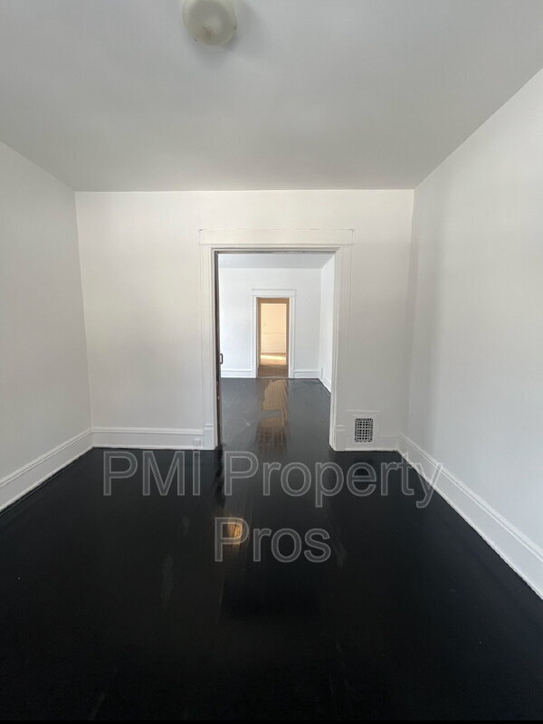 Building Photo - 1511 N 34th St