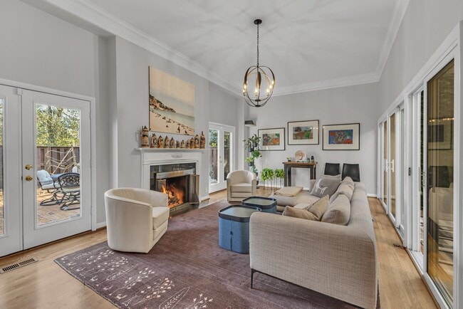 Building Photo - 678 Timber Ln