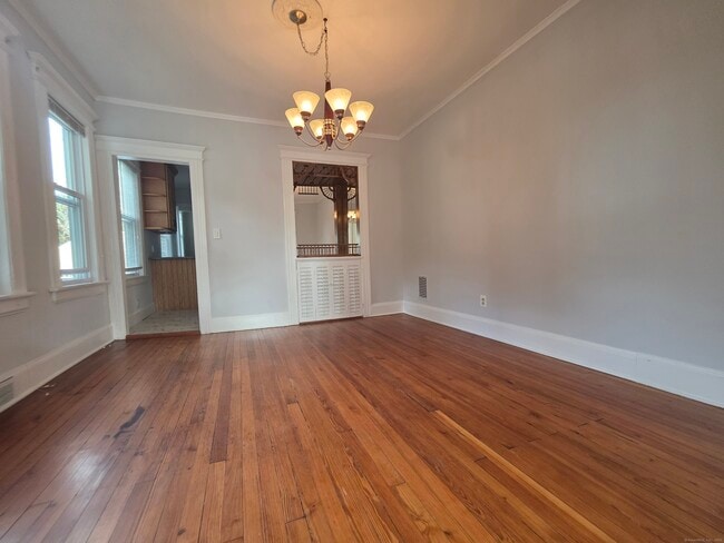 Building Photo - 264 Villa Ave