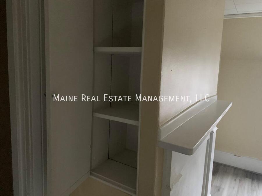 Building Photo - 15 Elm St