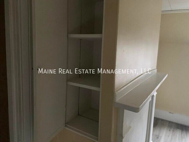 Building Photo - 15 Elm St