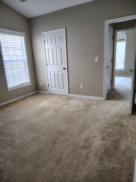 Building Photo - 1418 Dulwich Ct