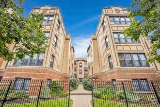 Building Photo - 4337 N Troy St