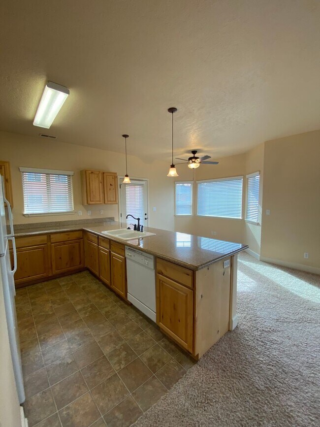 Building Photo - PHEASANT RUN CONDO (PR#37)