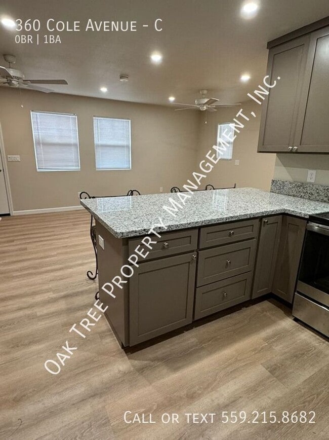 Building Photo - 360 Cole Ave