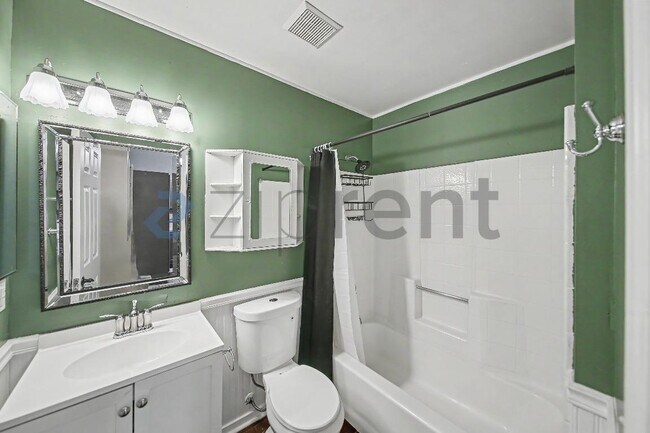 Building Photo - Unit
