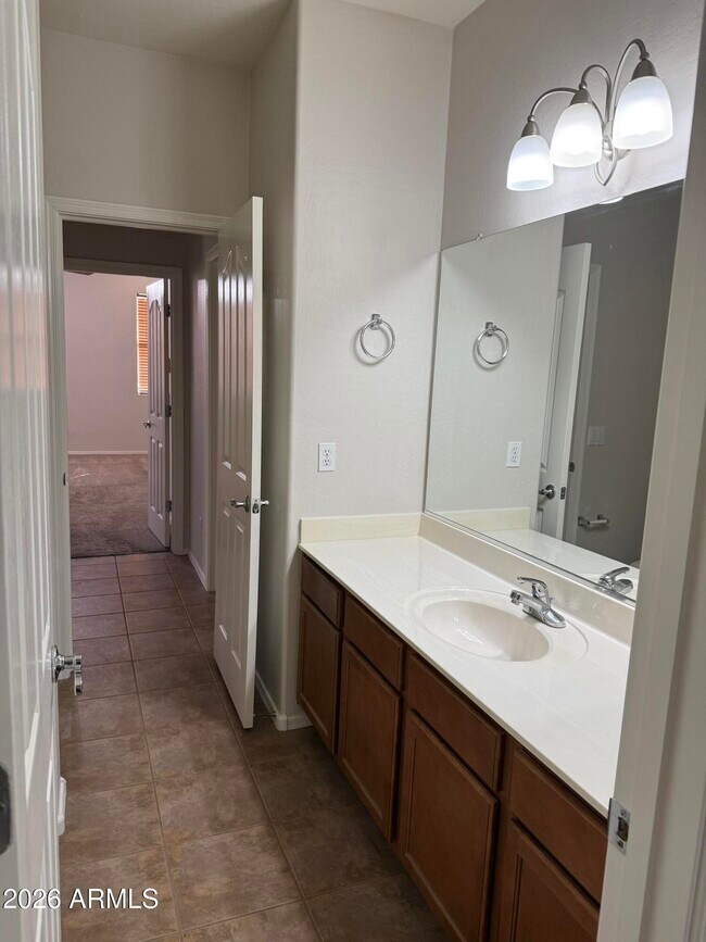 Building Photo - 2667 E Canyon Creek Dr