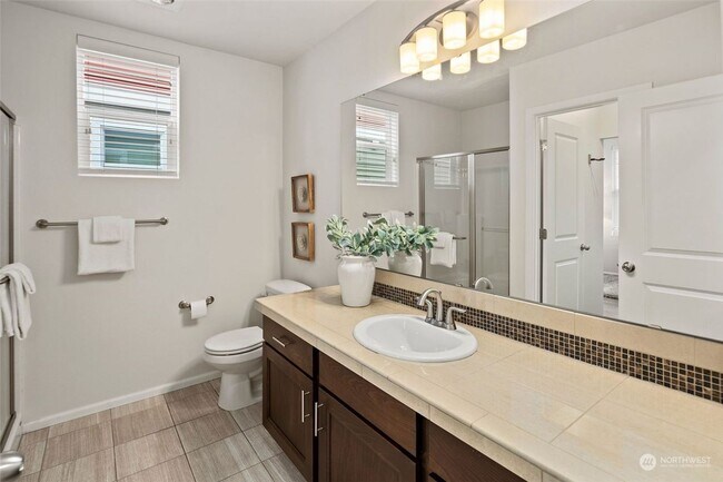 Building Photo - Immaculate Home in the Heart of High Point...