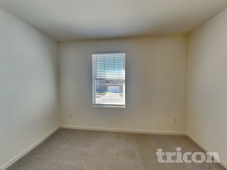 Building Photo - 12712 Big Rnch Rd