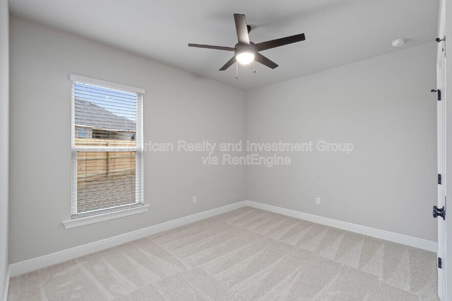 Building Photo - 189 Bon Ami Dr