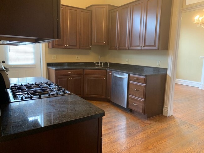 Building Photo - 3129 Shenandoah Ave