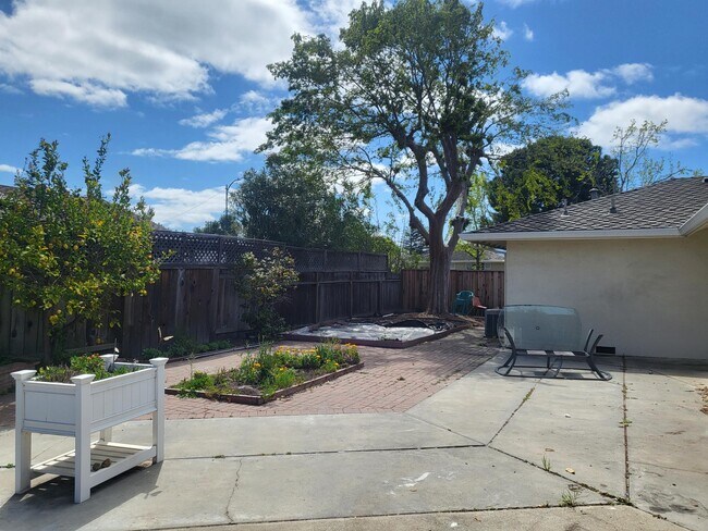 Building Photo - 1538 Belleville Way