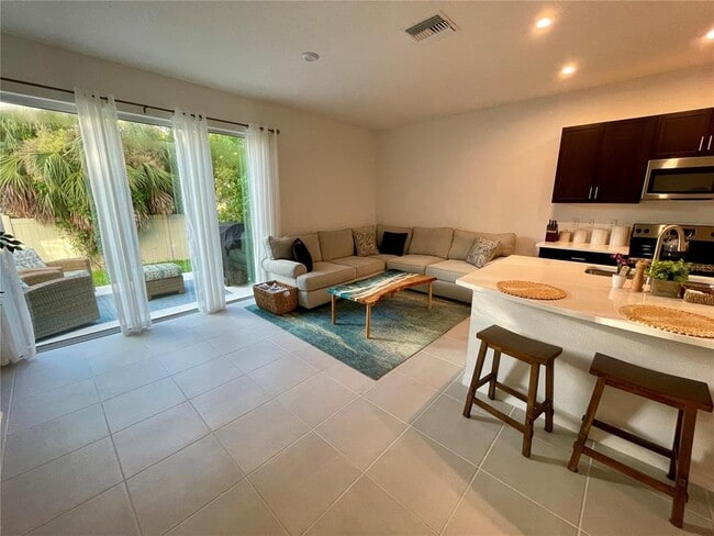 Building Photo - 6417 Fairmont Ln