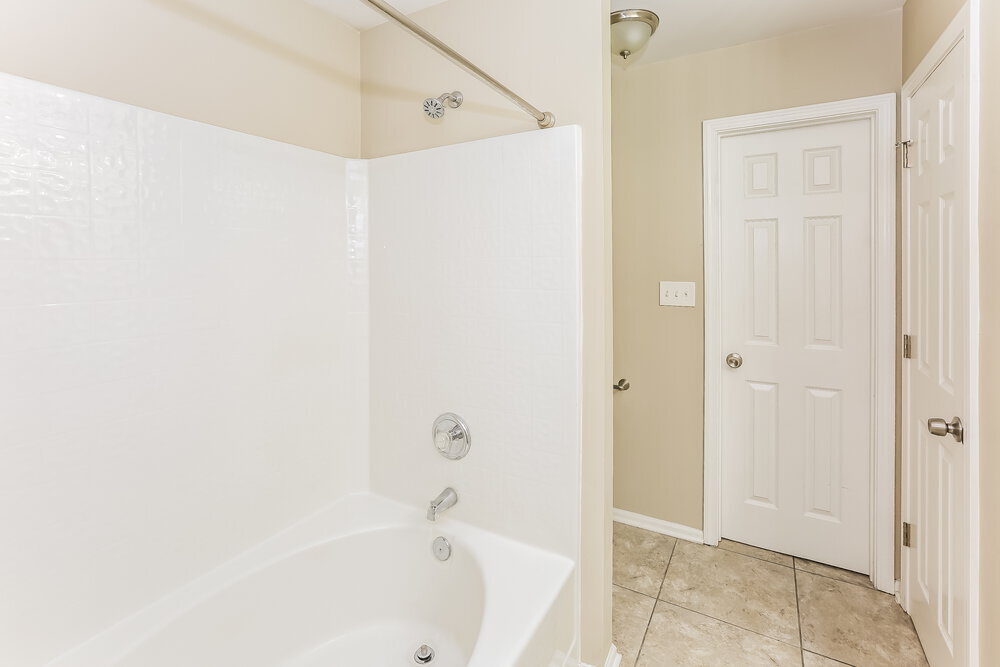 Building Photo - 6727 Hidden Forest Dr