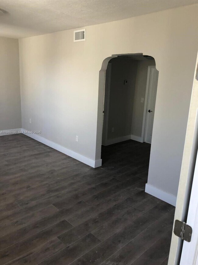 Building Photo - 1700 NW 22nd Ct