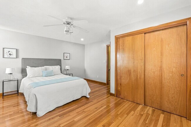 Building Photo - 35 Fells Ave Terrace