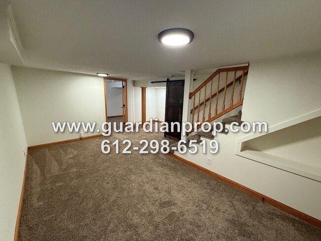 Building Photo - Roseville House in Secluded Midland Hills Available September 1, Updated Kitchen, Large Primary S...