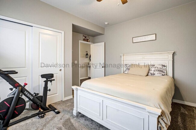 Building Photo - 8747 Bynum Dr