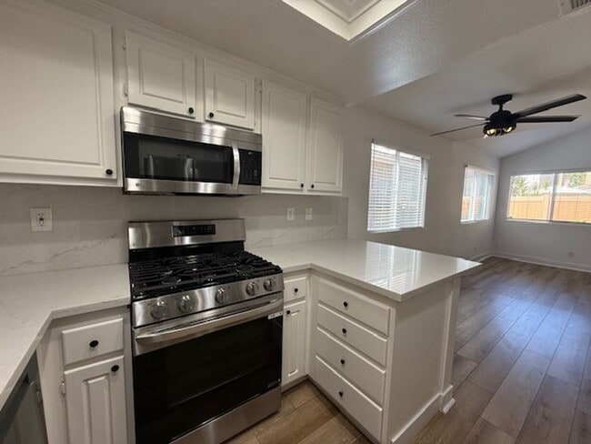 Building Photo - Dual Master Suites Condo in Foothill Ranch