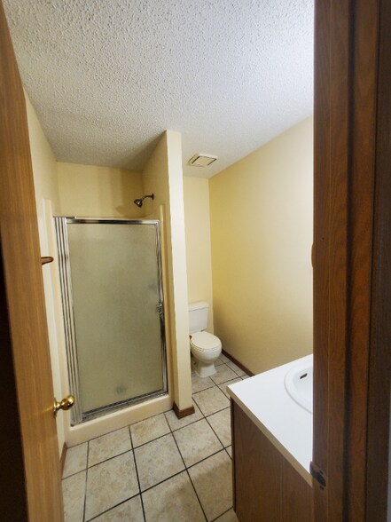 Building Photo - 5671 S Franklin Ave