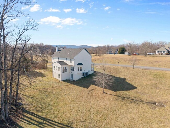 Building Photo - 357 Chimney Cir