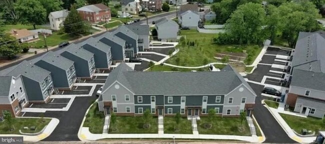 Building Photo - 4901 Hamilton Ave