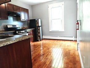 Building Photo - 104 Winnikee Ave