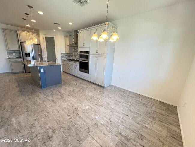 Building Photo - 10237 E Iron Horse Trail